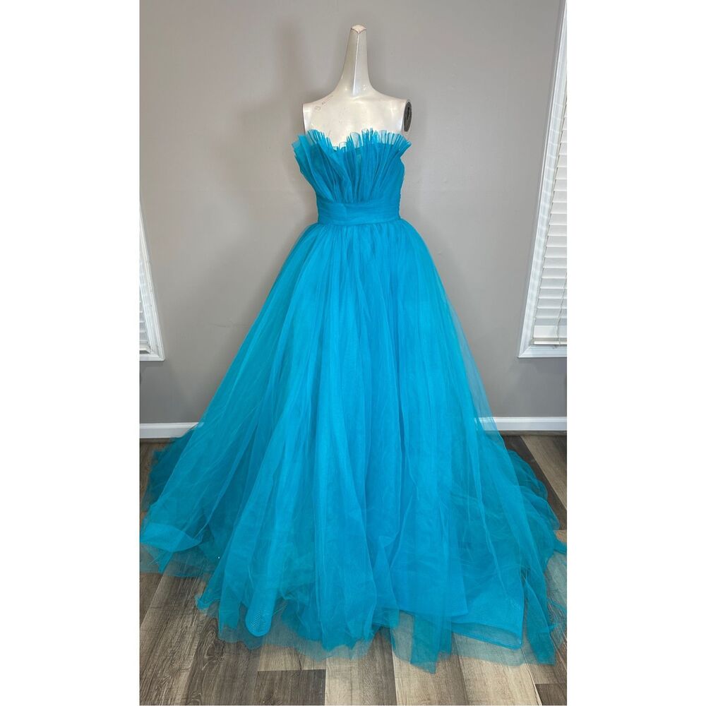 MONIQUE LHUILLIER Tulle Gown In Teal Size 10 $5995 - Picture 6 of 13